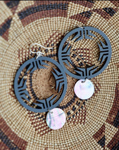 Load image into Gallery viewer, Earrings

